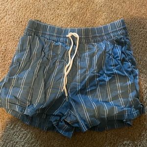Madewell brand woman’s shorts (soft material)